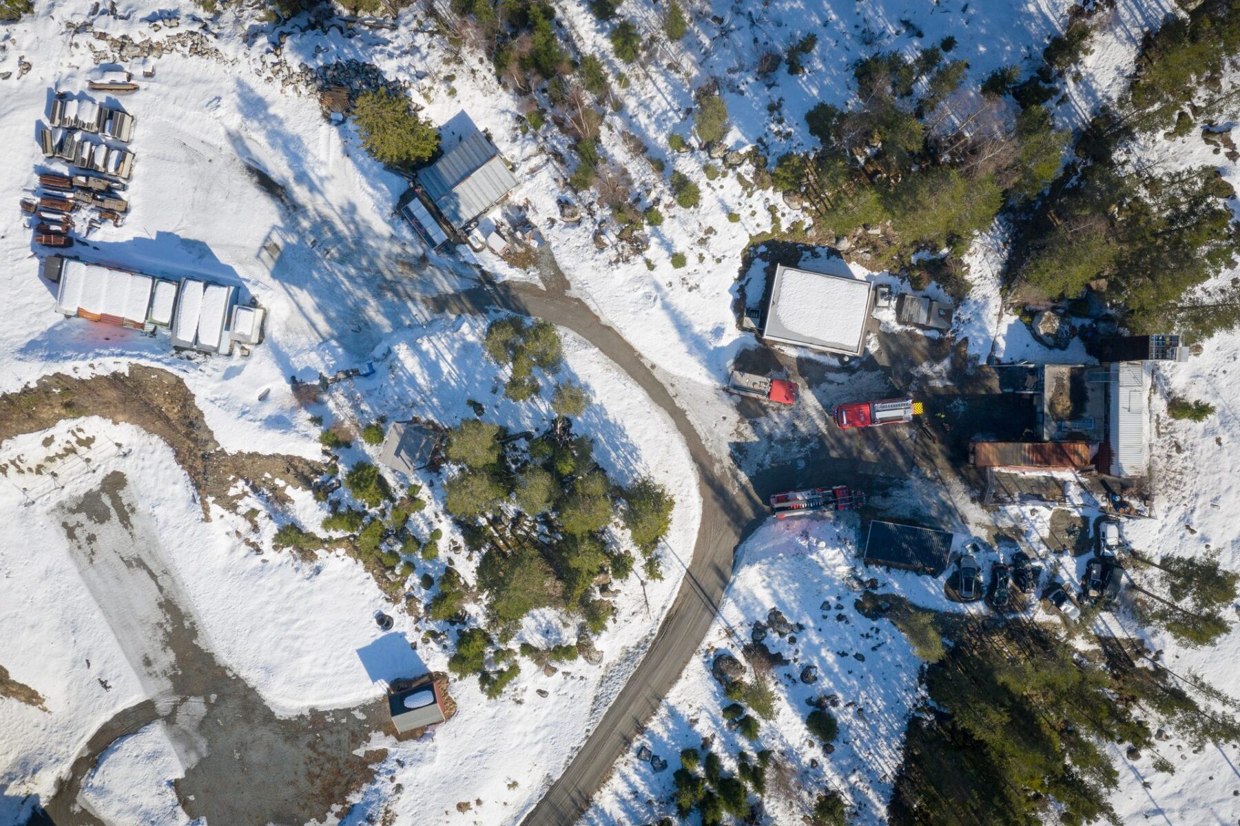 Røykdykkaranlegget sett frå drone om vinteren.
